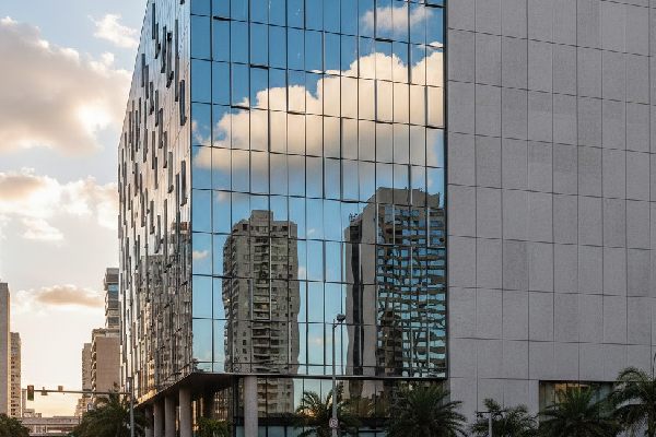 پنجره مناسب ساختمان